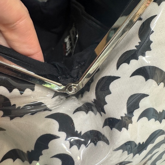 Diabla 66 Handbag Society Black and White Bat Kisslock Bag - Picture 9 of 9